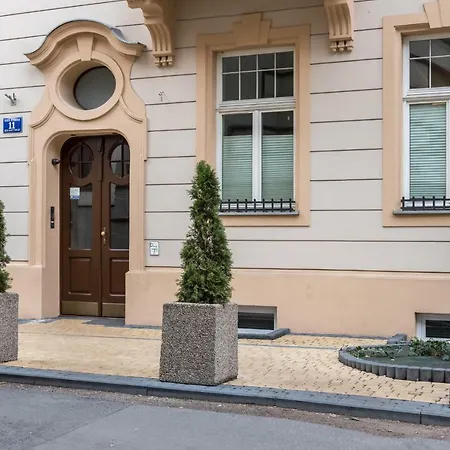 Cheerful Air Conditioned Apartment With Mezzanine And Parking - Old Town-3